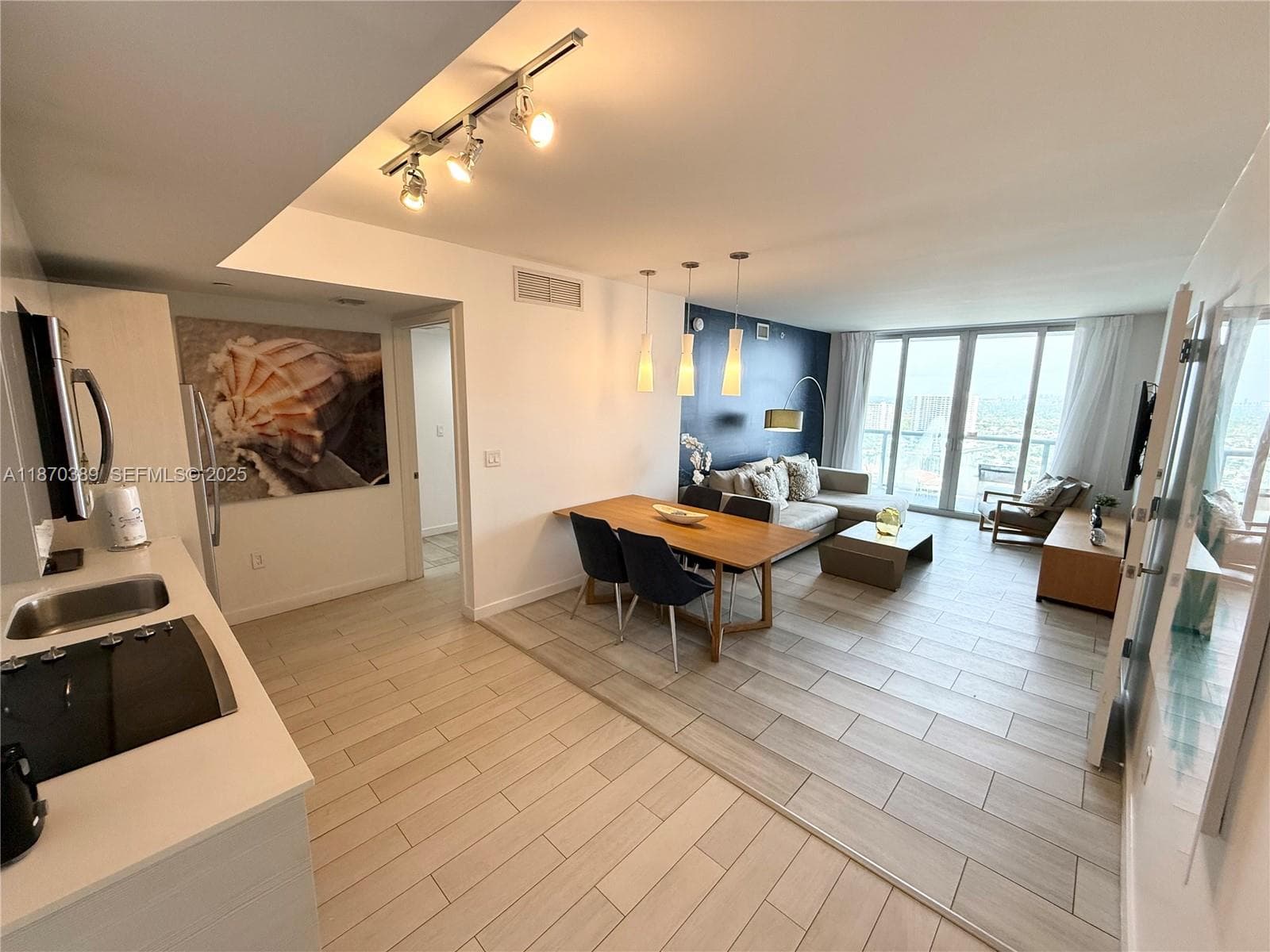 2602 Hallandale Beach Blvd R2510 photo 3