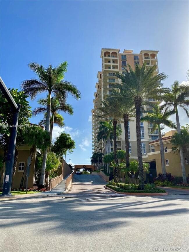 2080 Ocean Dr 604 photo 18