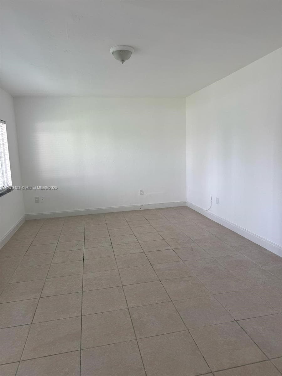 7207 Bay Dr 6 photo 6