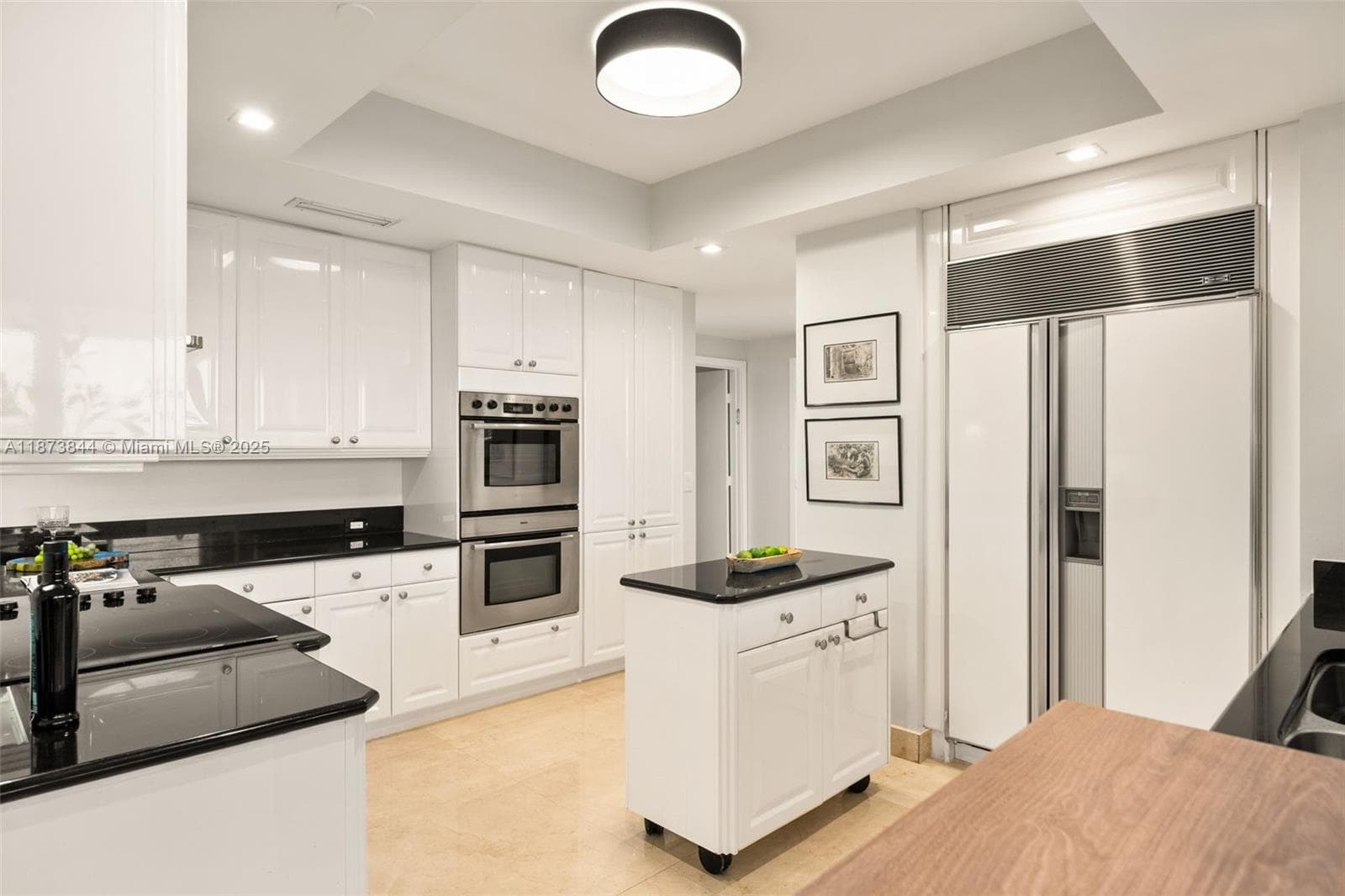 21200 Point Pl 1102 photo 13