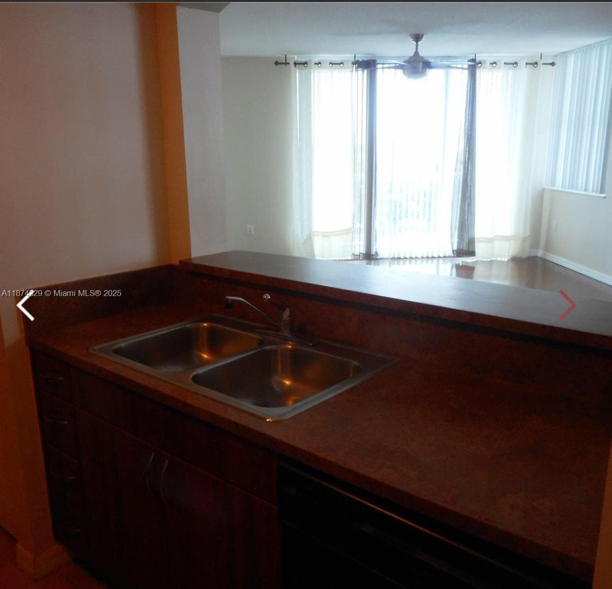 9201 Collins Ave 921 photo 7