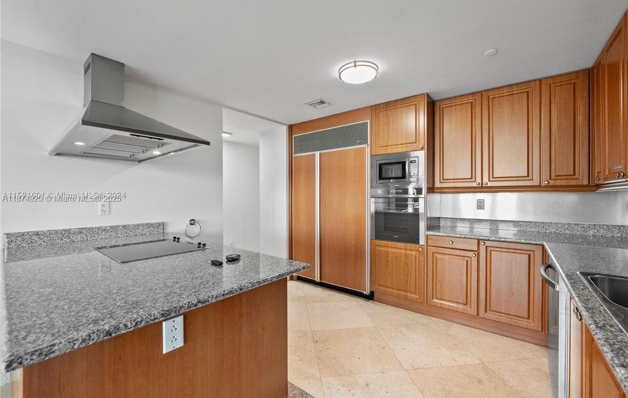 1643 Brickell Ave 1002 photo 12