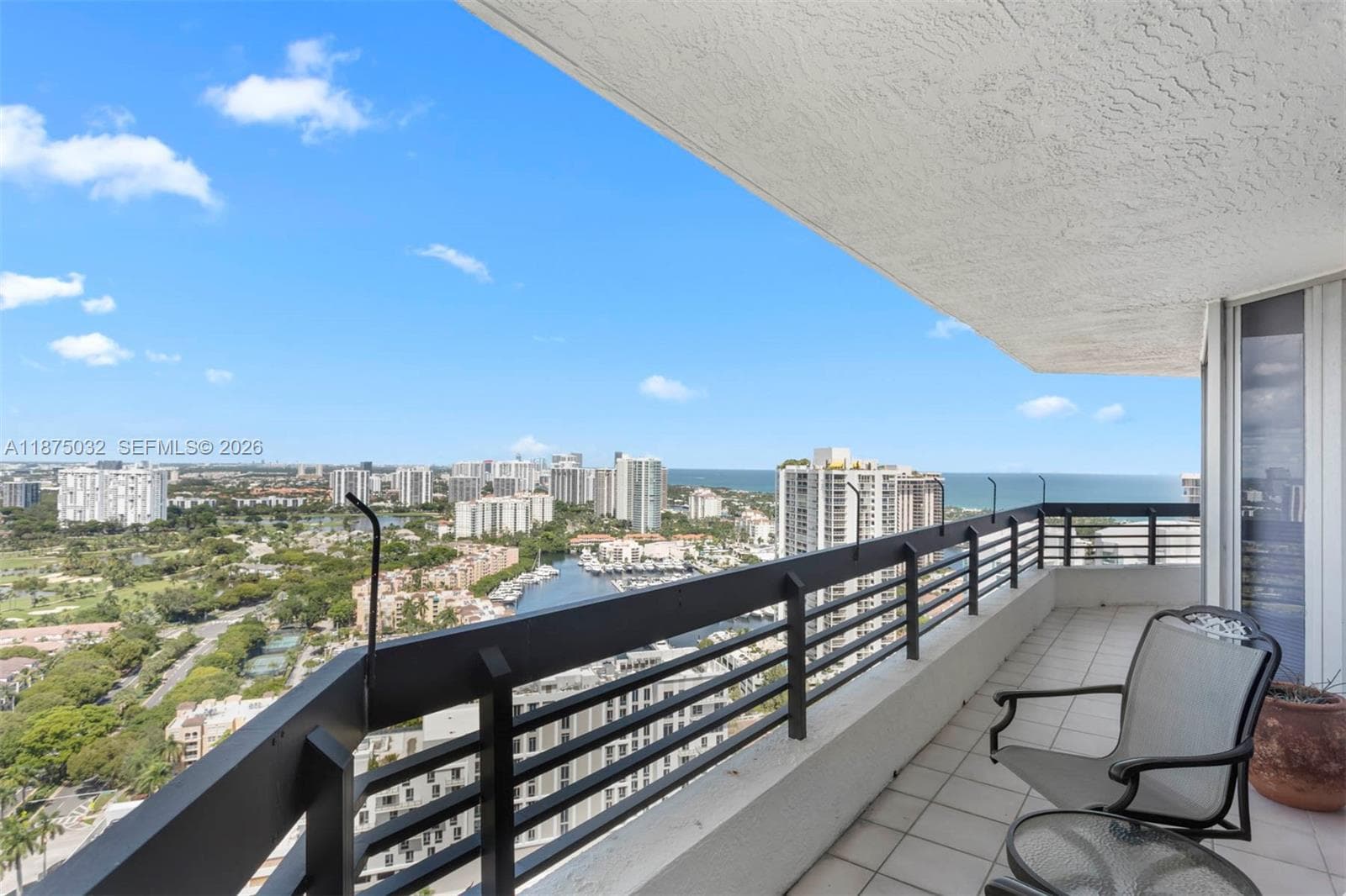 3500 Mystic Pointe Dr 3505 photo 2