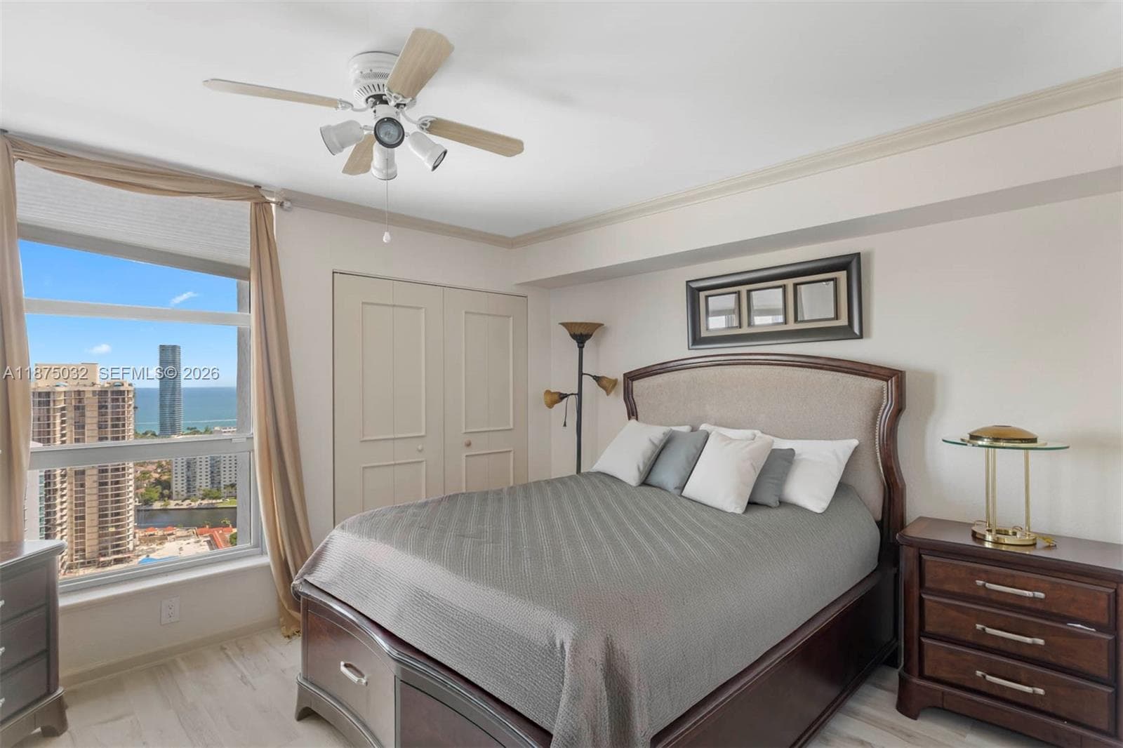 3500 Mystic Pointe Dr 3505 photo 20