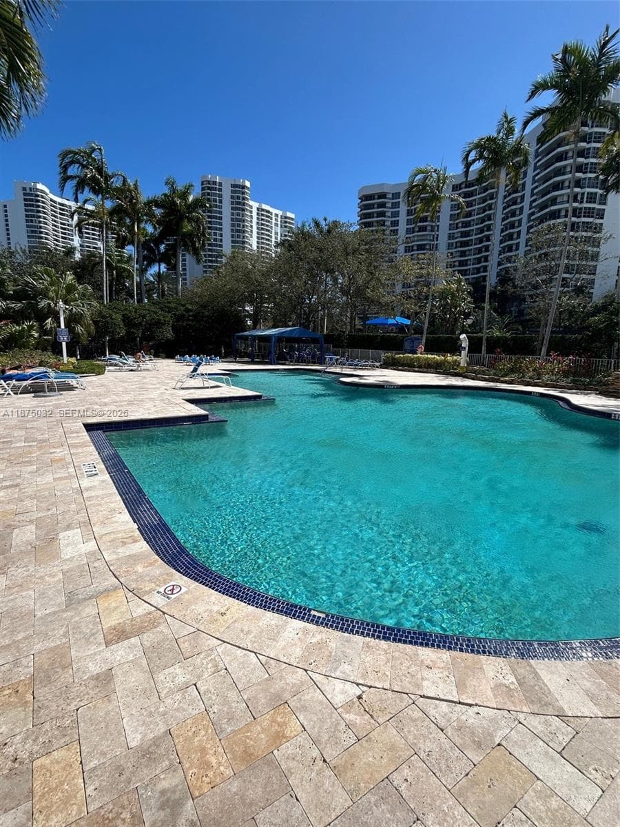 3500 Mystic Pointe Dr 3505 photo 9