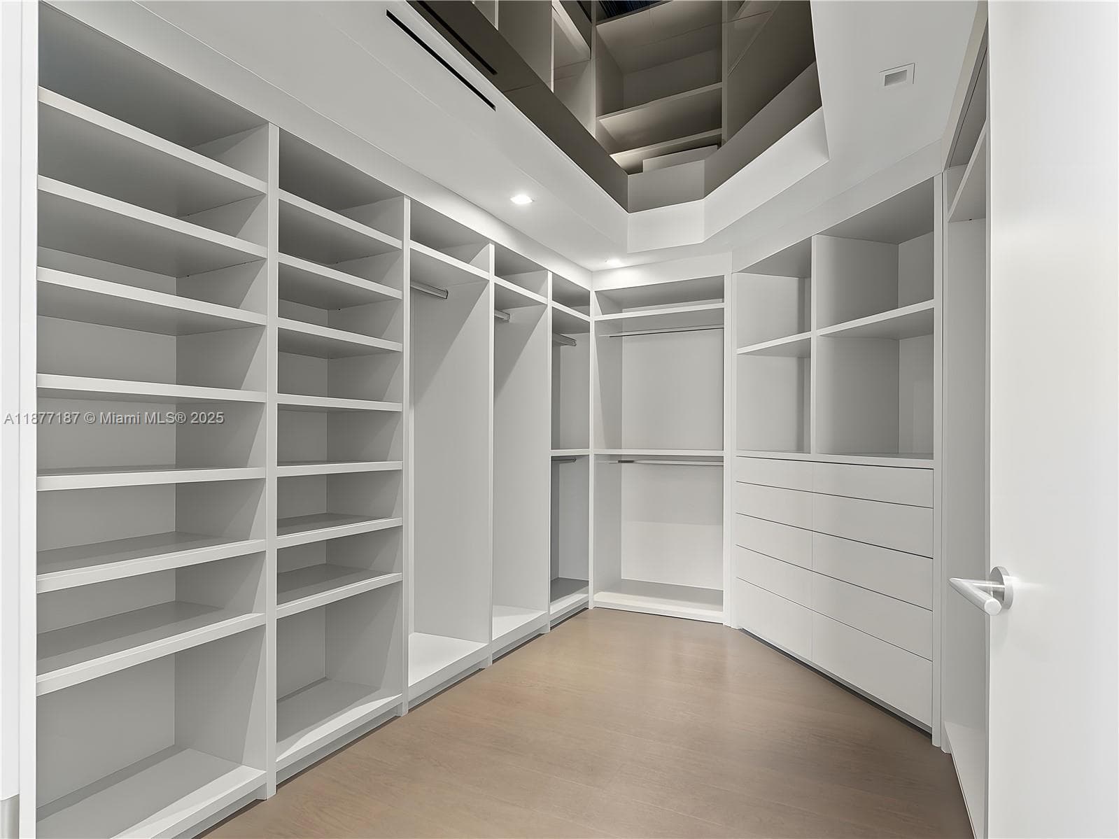 8011 Fisher Island Dr 8011 photo 17