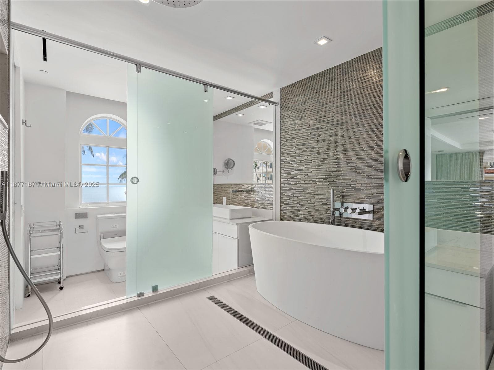 8011 Fisher Island Dr 8011 photo 15