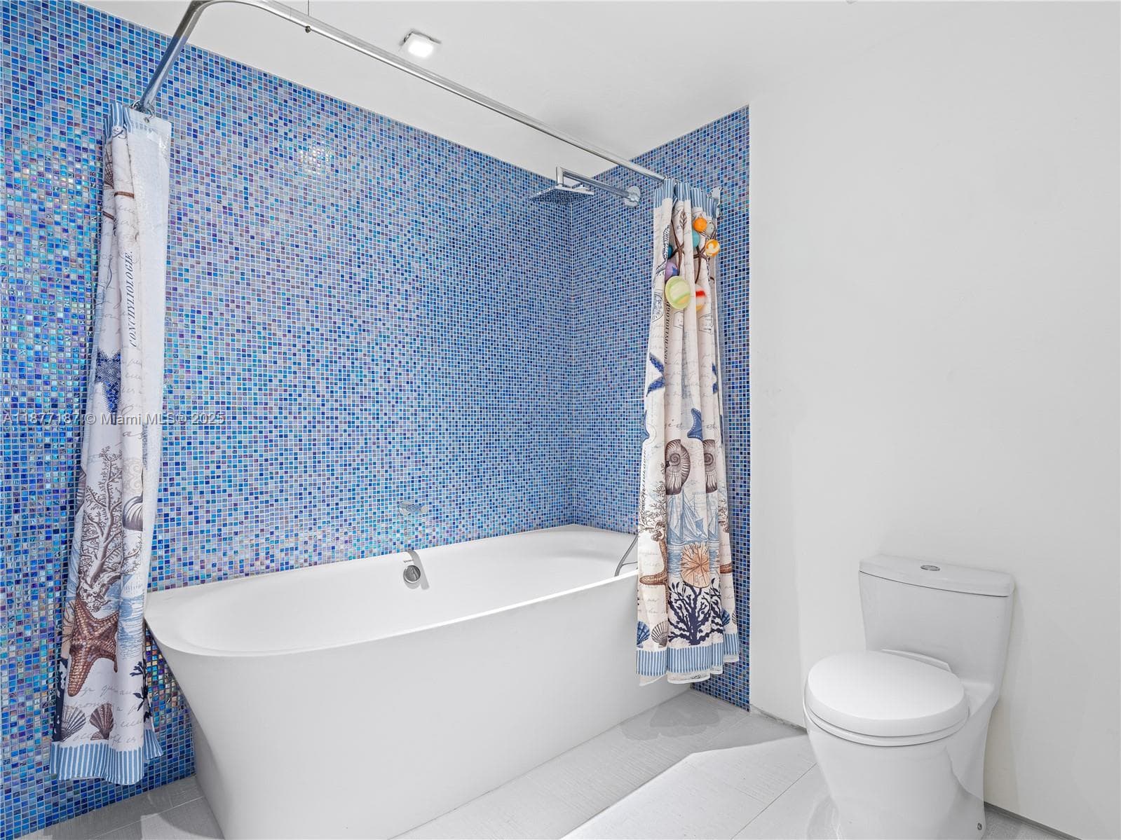 8011 Fisher Island Dr 8011 photo 25