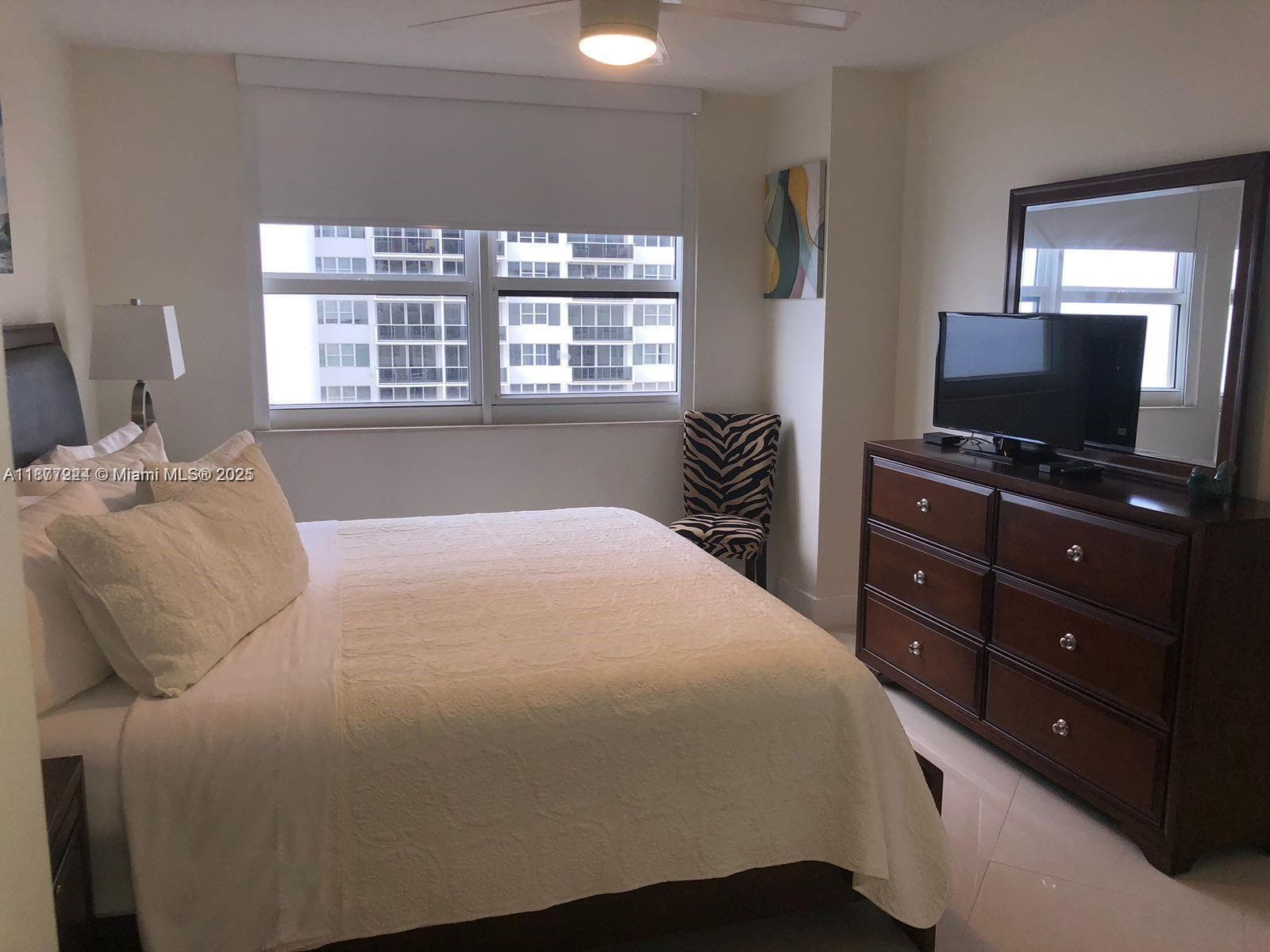 2080 Ocean Dr 1507 photo 20
