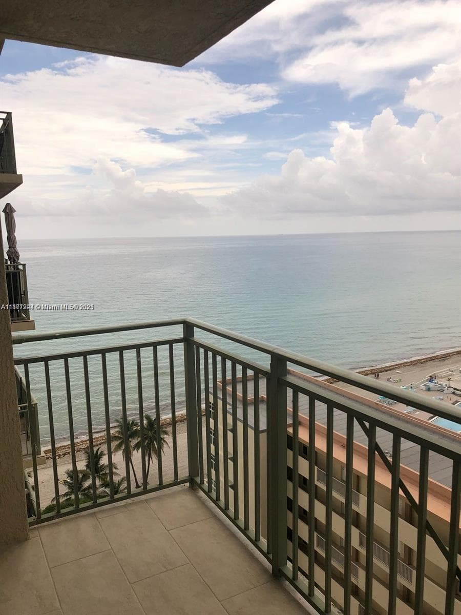 2080 Ocean Dr 1507 photo 14