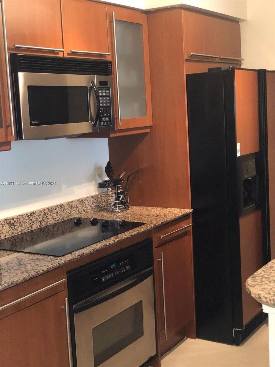 2080 Ocean Dr 1507 photo 18