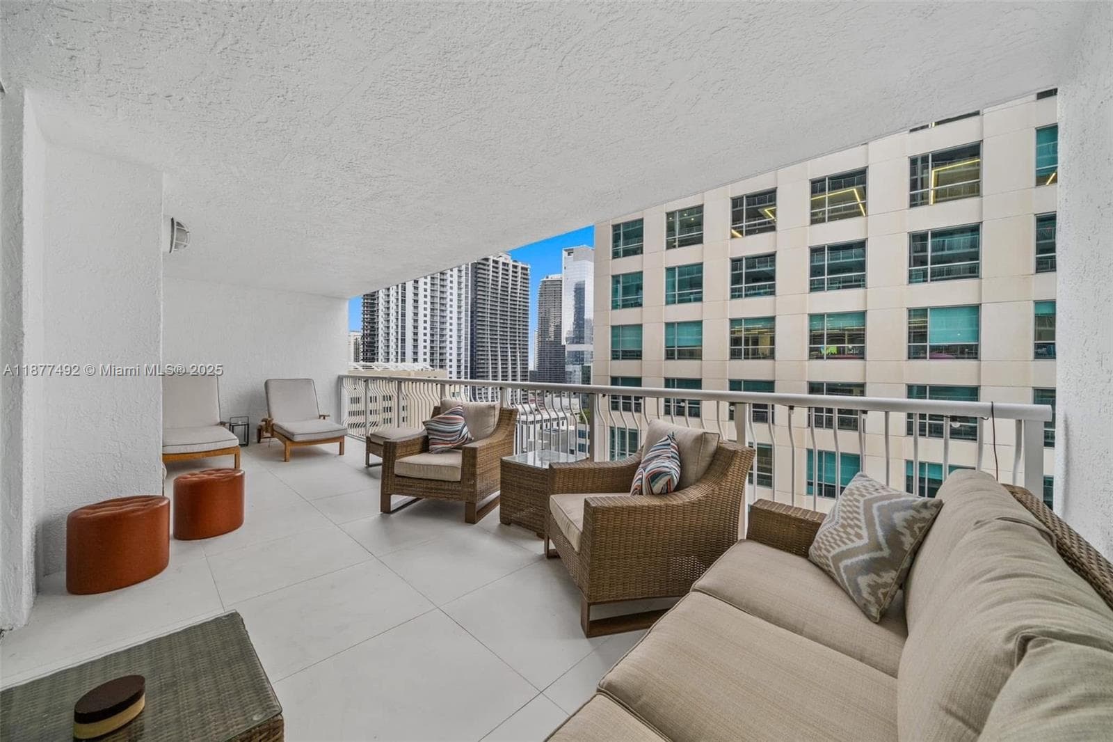 1200 Brickell Bay Dr 2812 photo 2