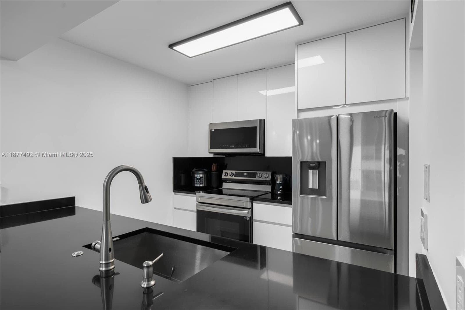 1200 Brickell Bay Dr 2812 photo 19