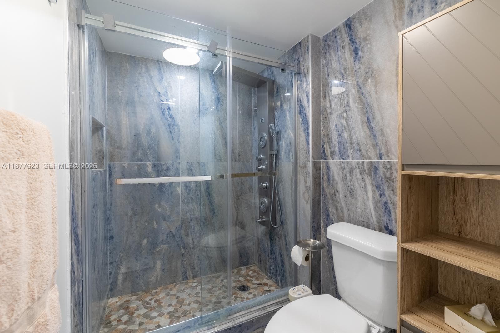 2401 Ocean Dr 2504 photo 16