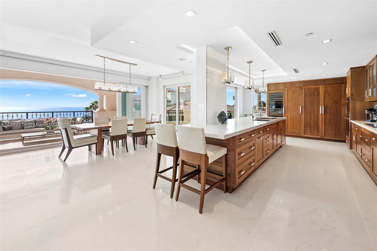 7966 Fisher Island Dr 7966 photo 9