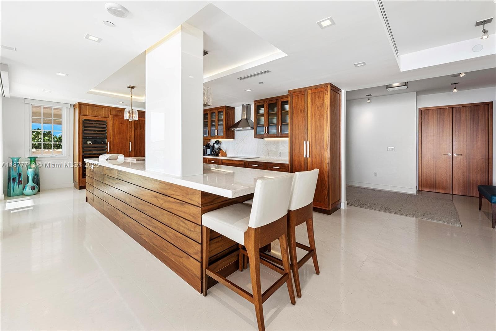 7966 Fisher Island Dr 7966 photo 8