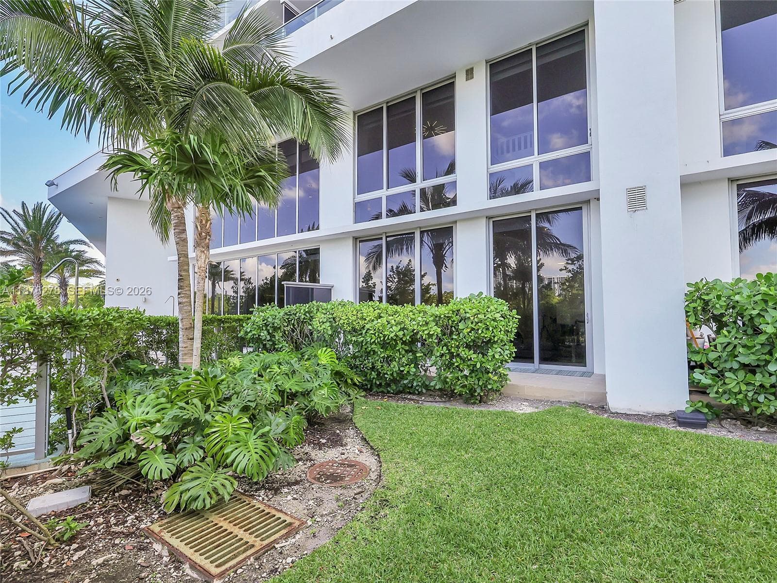 16385 Biscayne Blvd 105 photo 2
