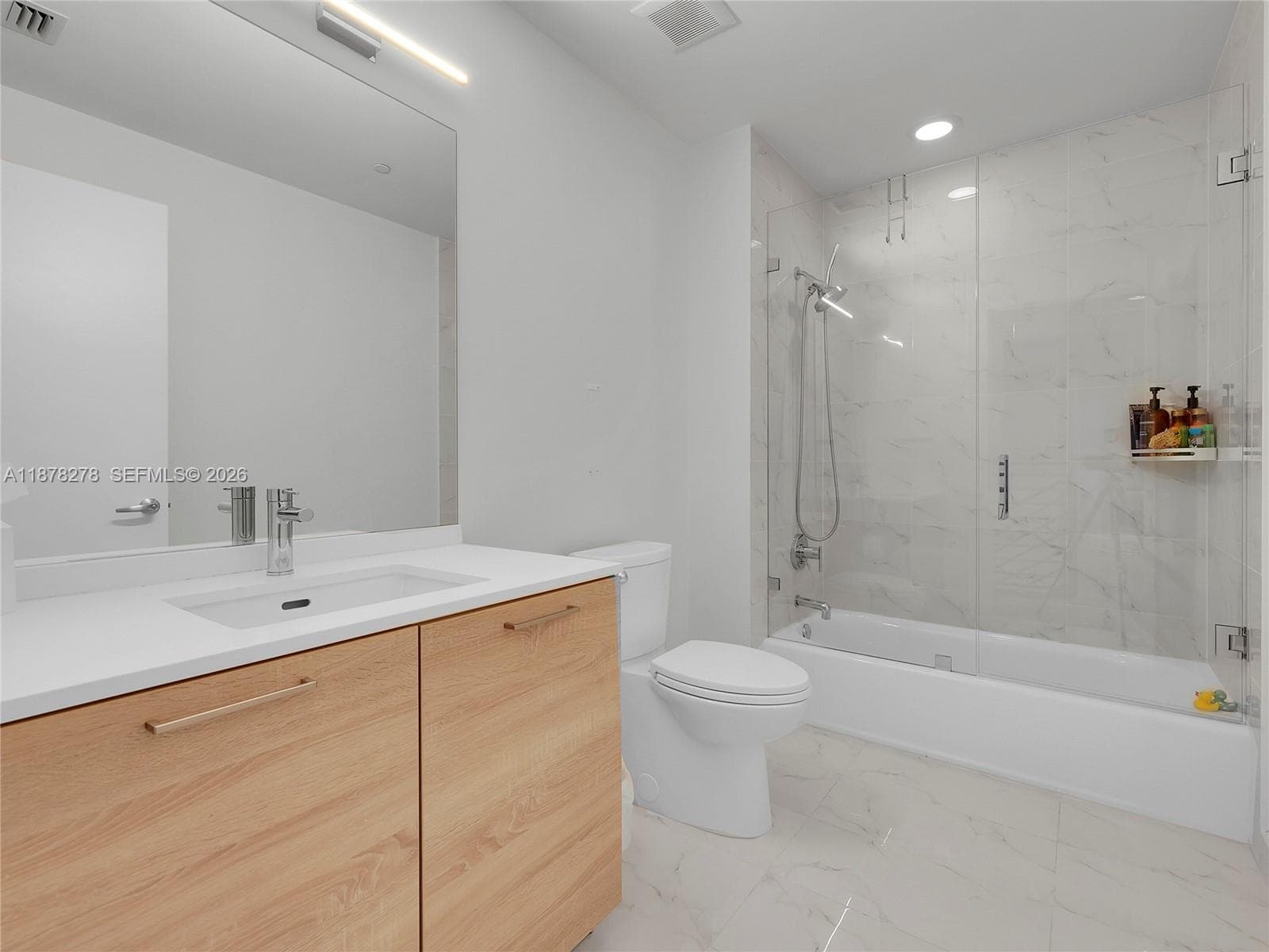 16385 Biscayne Blvd 105 photo 17