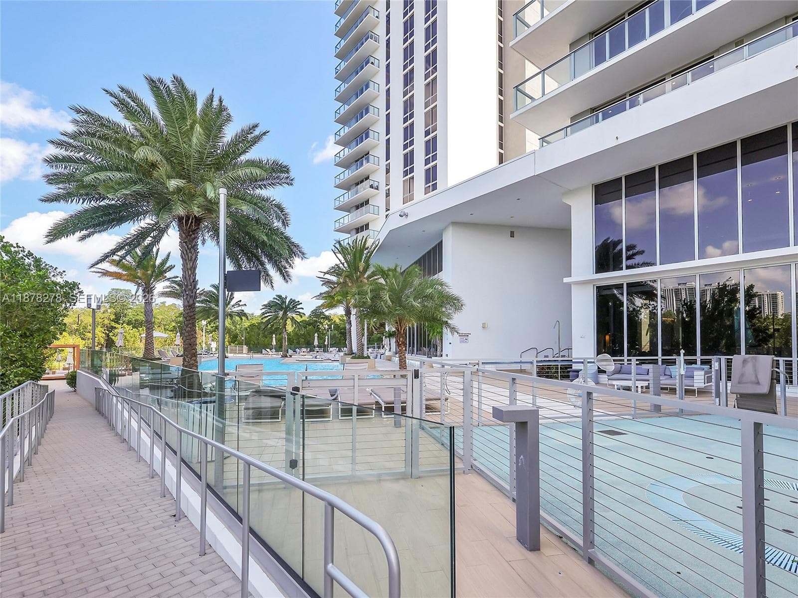 16385 Biscayne Blvd 105 photo 24