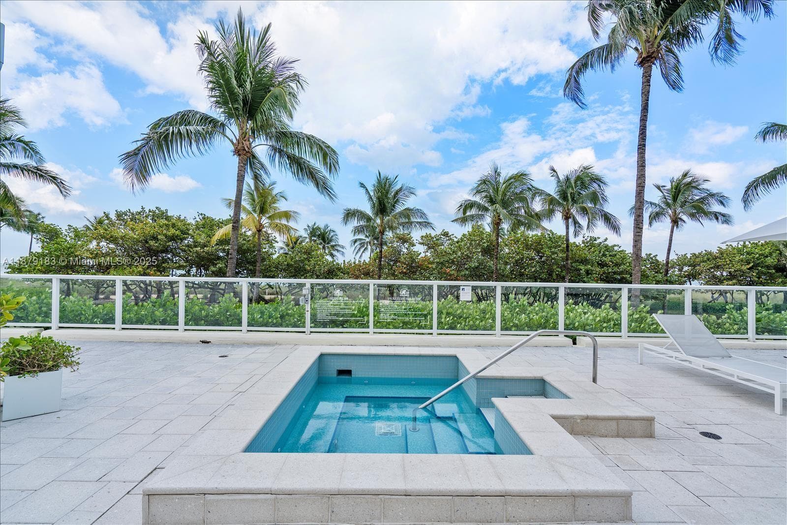 10185 Collins Ave 917 photo 17
