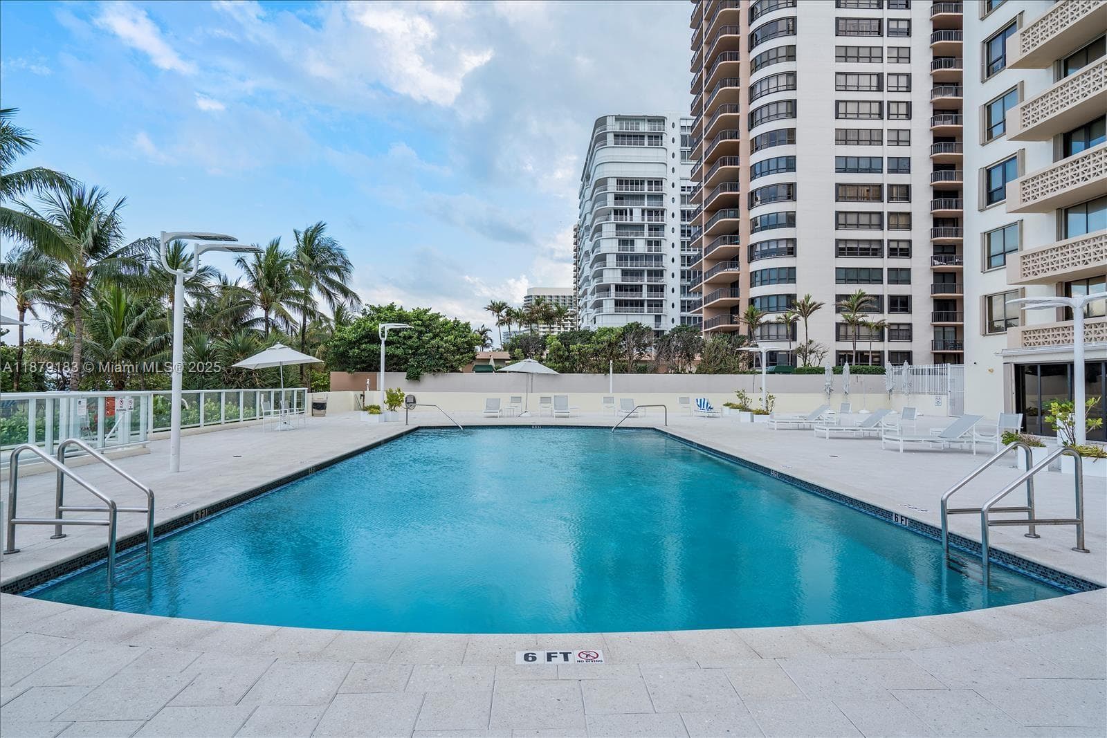 10185 Collins Ave 917 photo 16