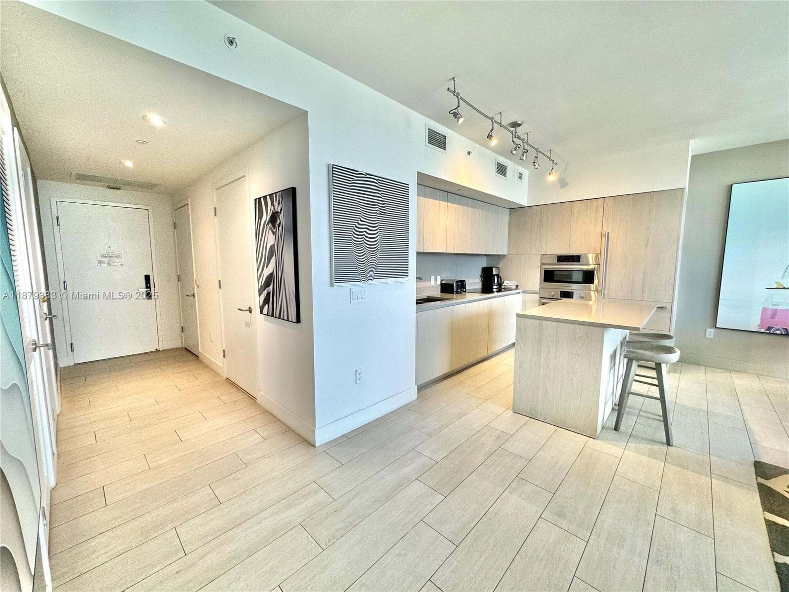 4010 S Ocean Dr R2406 photo 4
