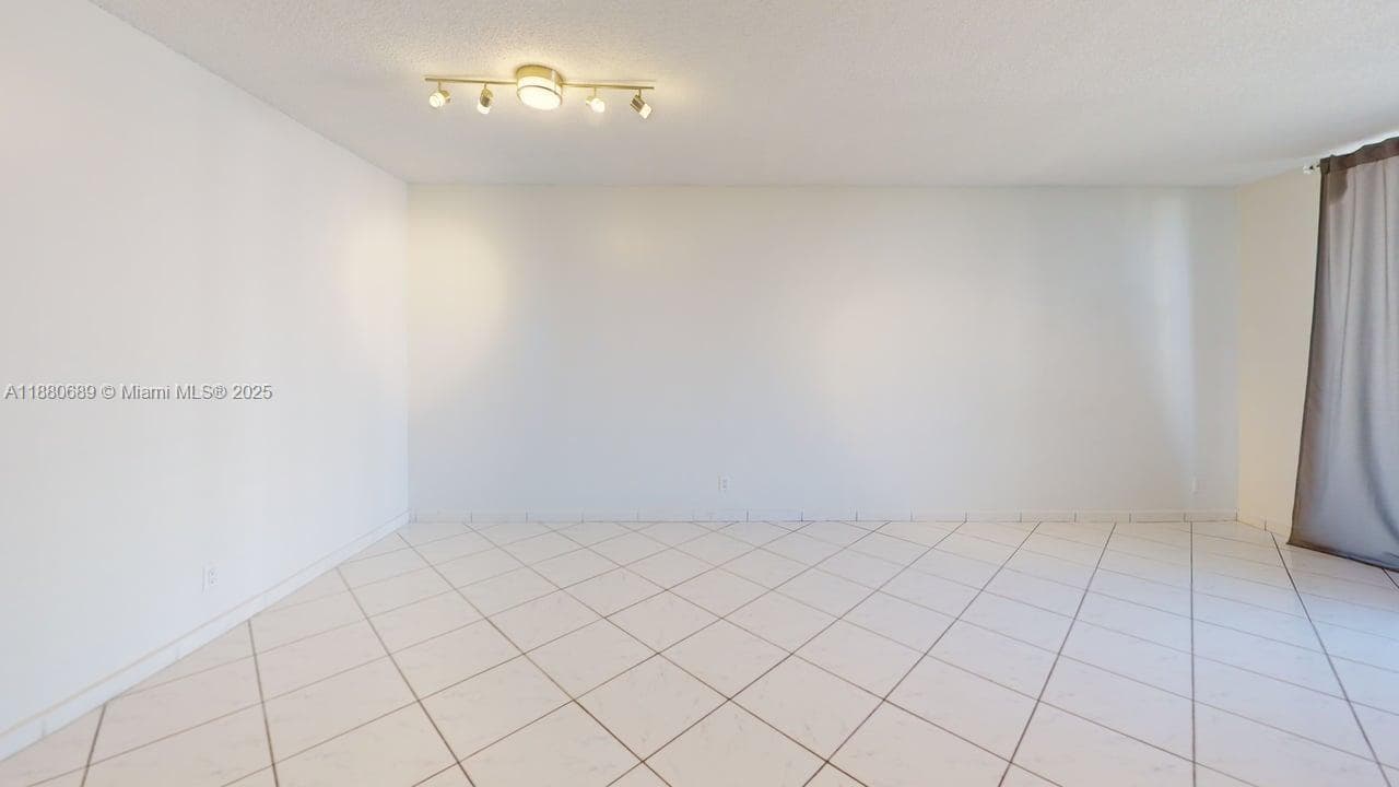 500 Three Islands Blvd 822 photo 12