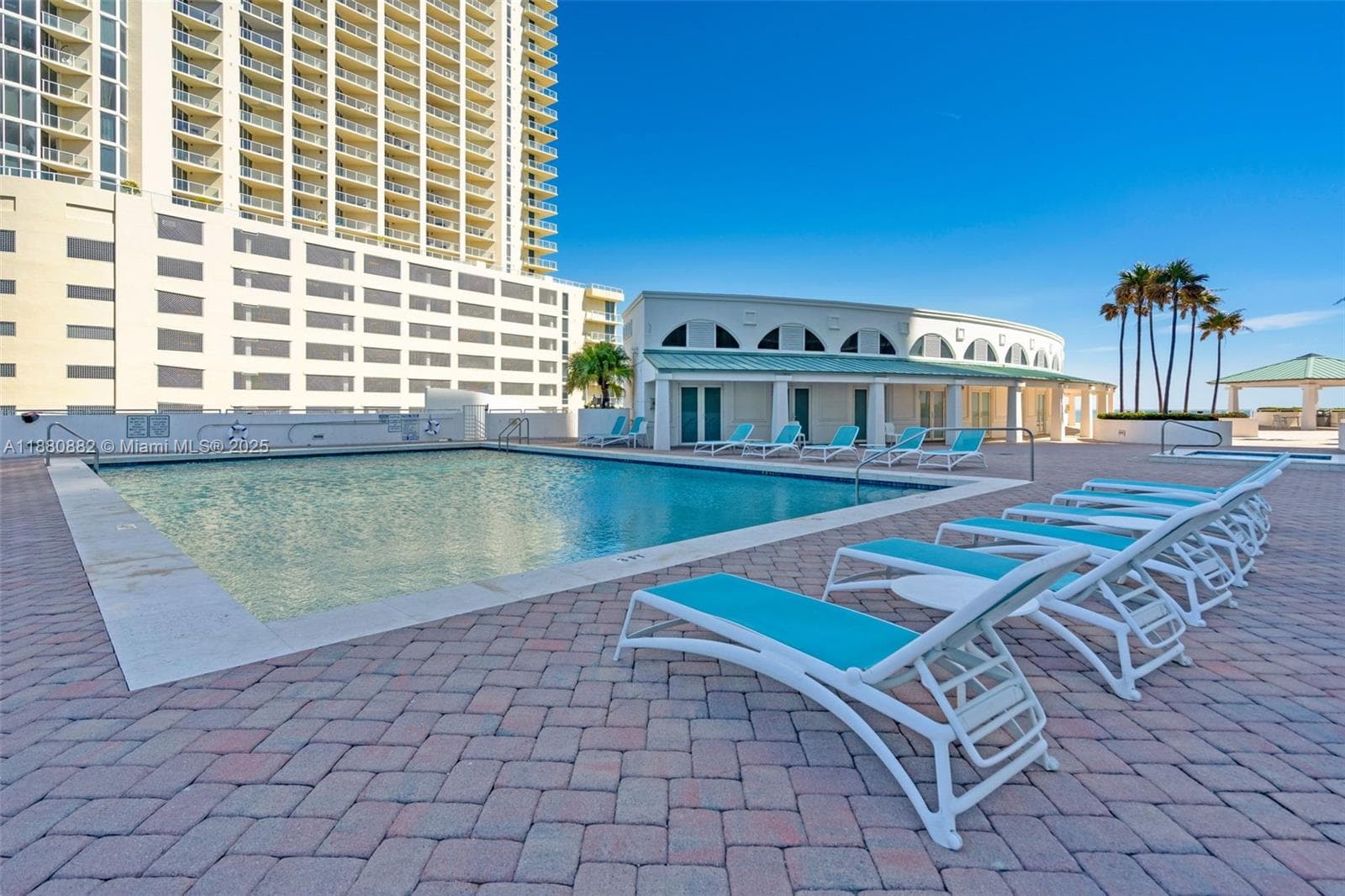 16485 Collins Ave PH35C photo 9
