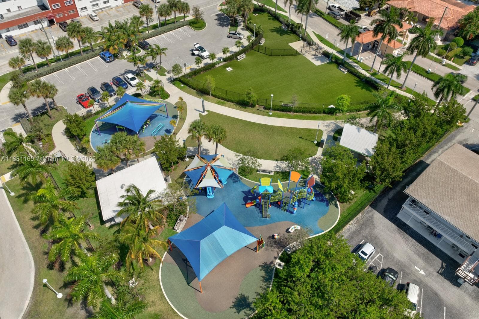 496 Holiday Dr photo 16