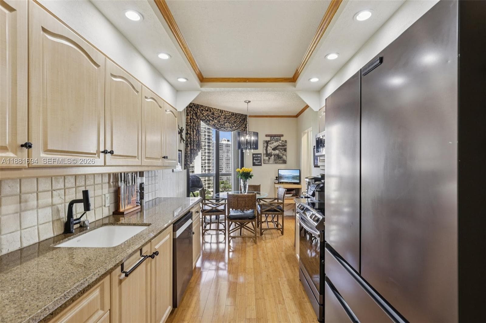 20191 E Country Club Dr 1102 photo 8