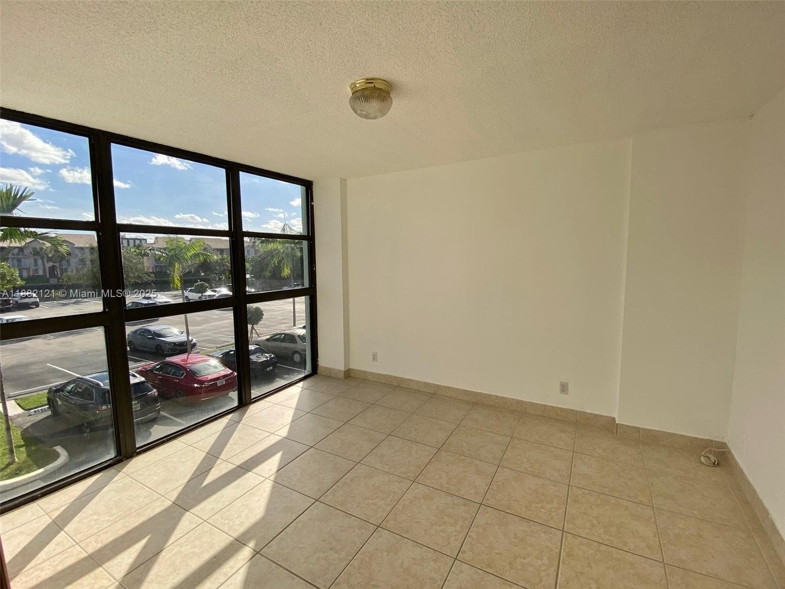 200 Leslie Dr 228 photo 8