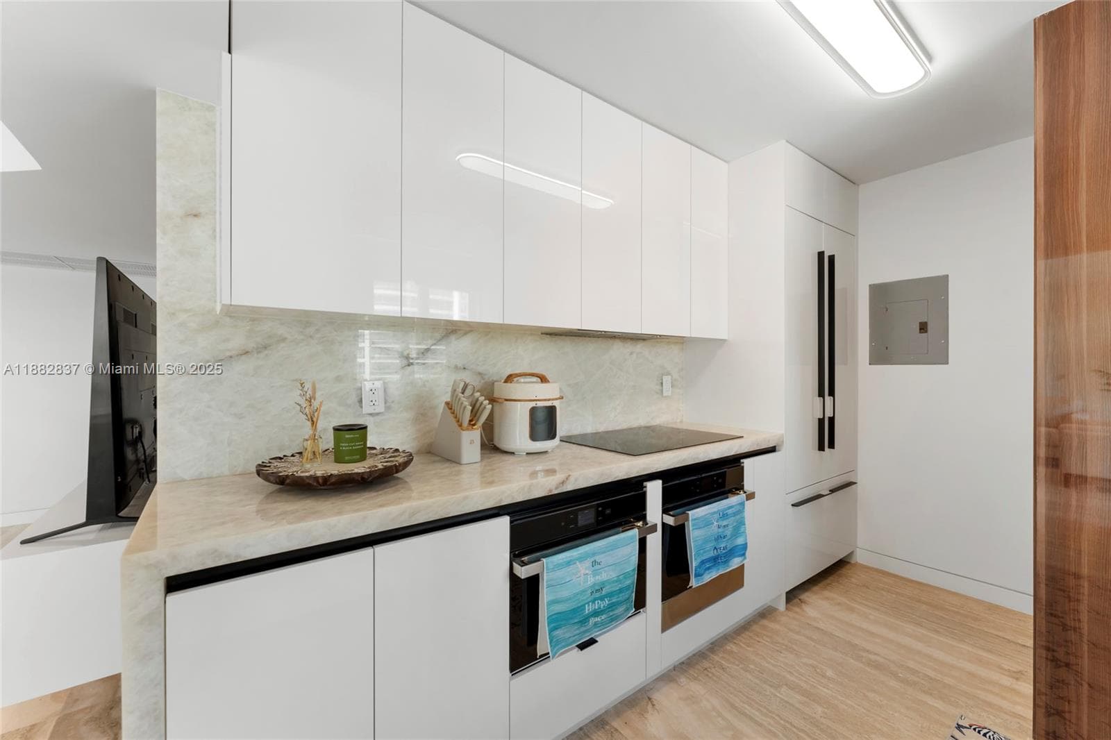 5900 Collins Ave 604 photo 17