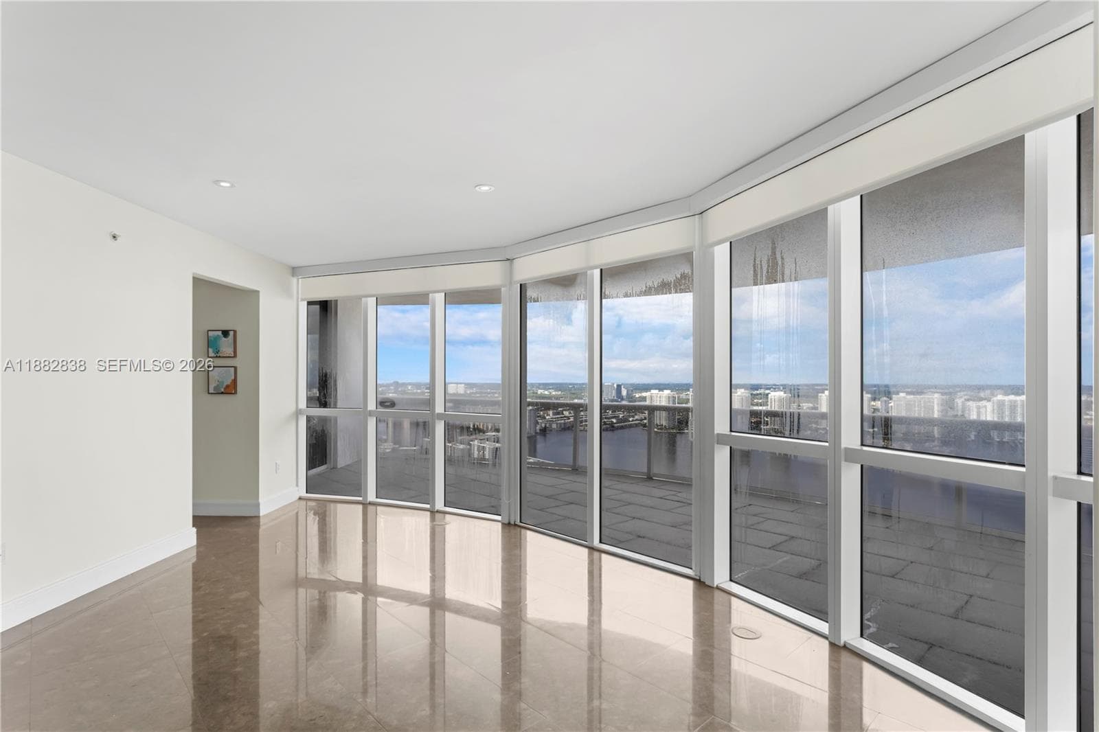 18201 Collins Ave 5301 photo 2