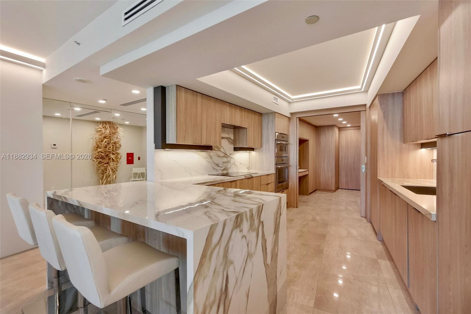 1455 Ocean Dr 811 photo 3