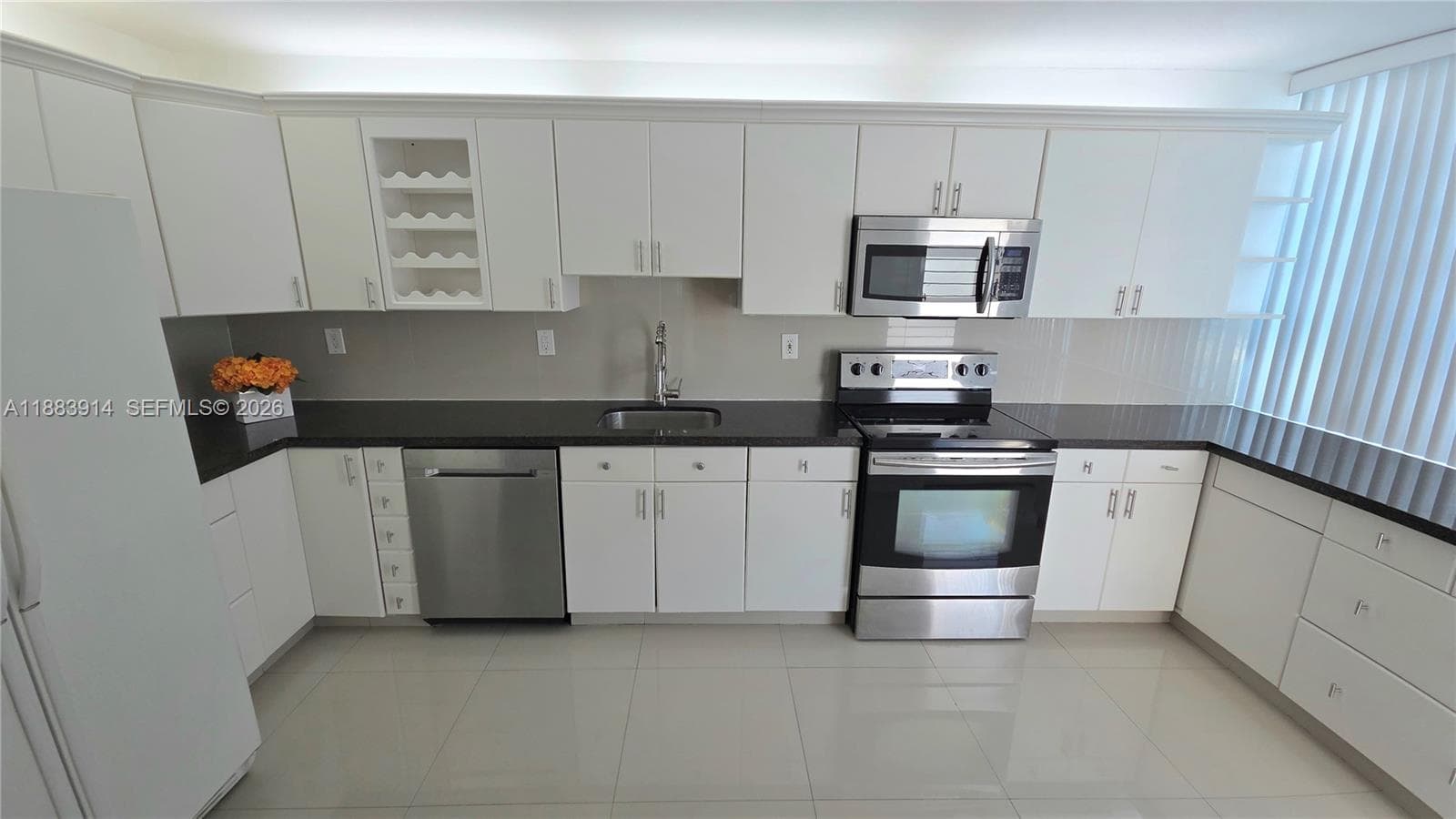 18051 Biscayne Blvd 1204 photo 8