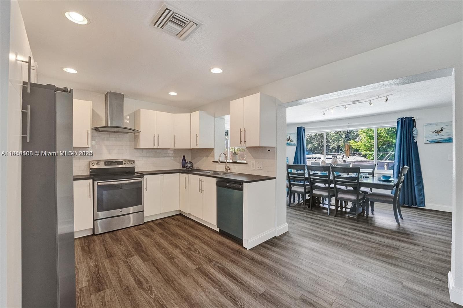 3730 47th Ct photo 18