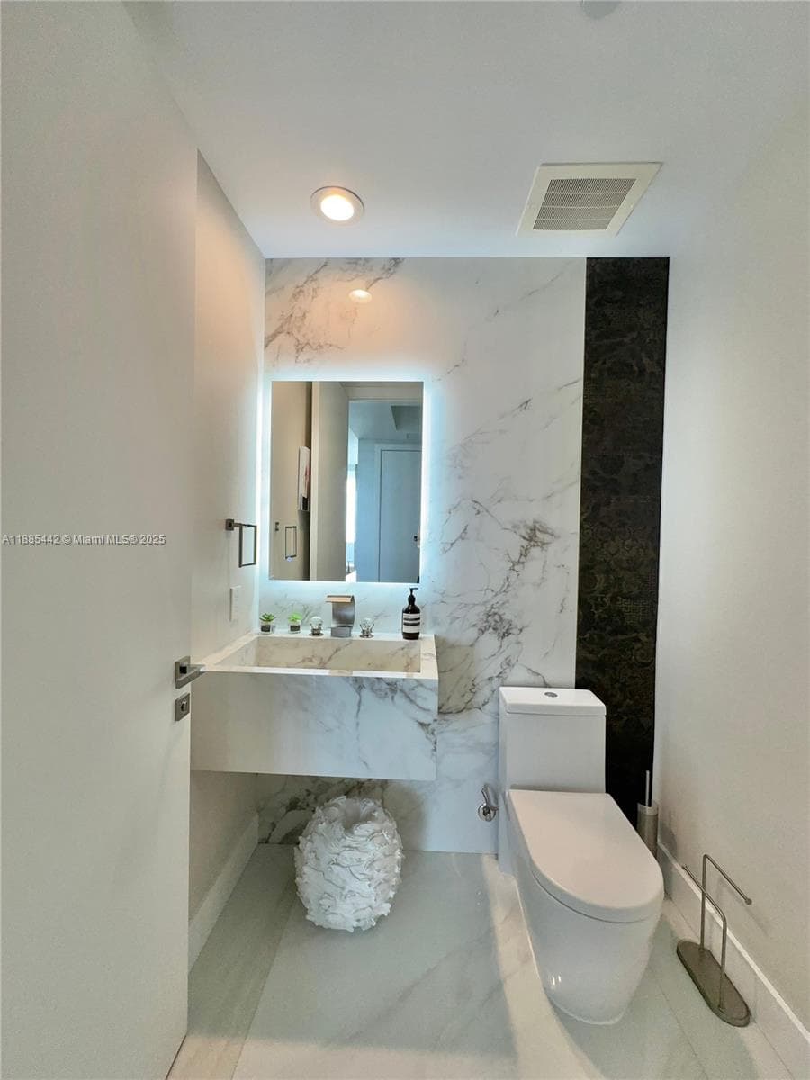 15901 Collins Ave 2406 photo 5