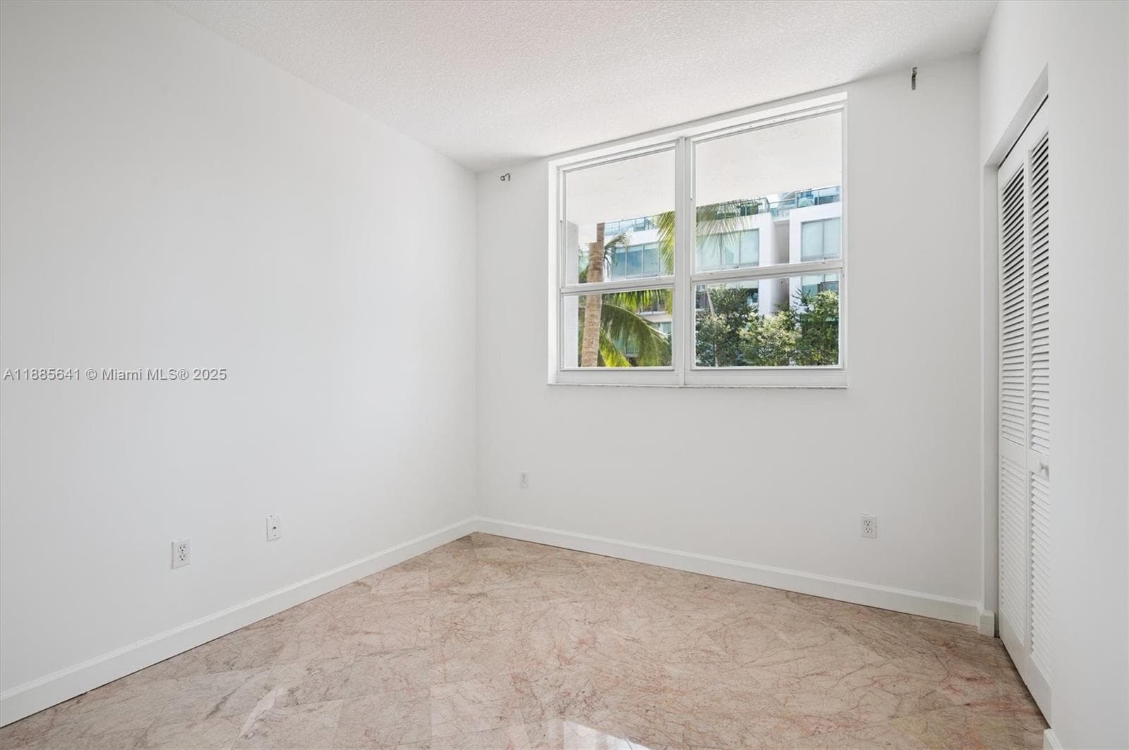 5970 Indian Creek Dr 302 photo 9