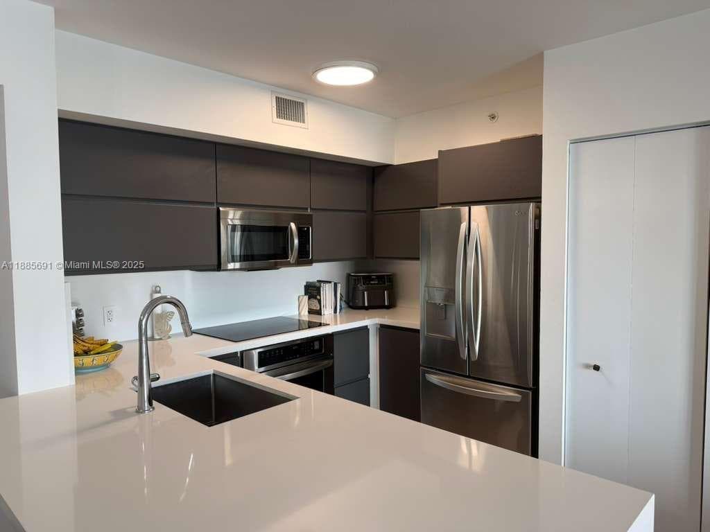 1155 Brickell Bay Dr 1408 photo 6