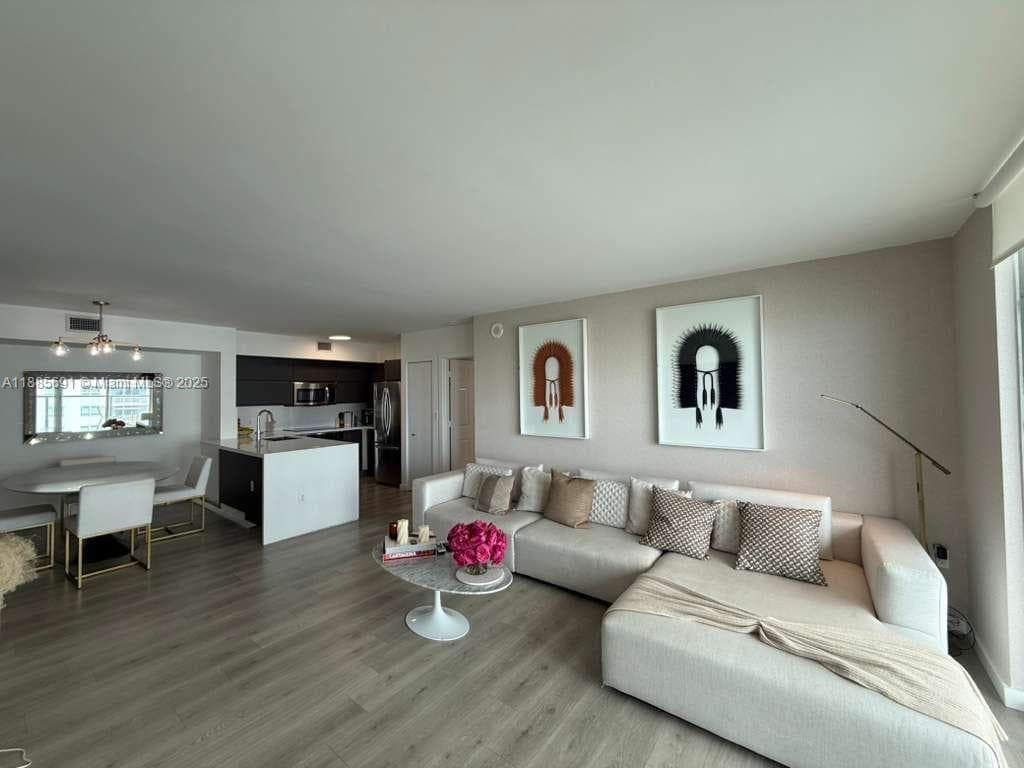 1155 Brickell Bay Dr 1408 photo 1