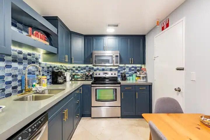 3901 Ocean Dr 14L photo 9
