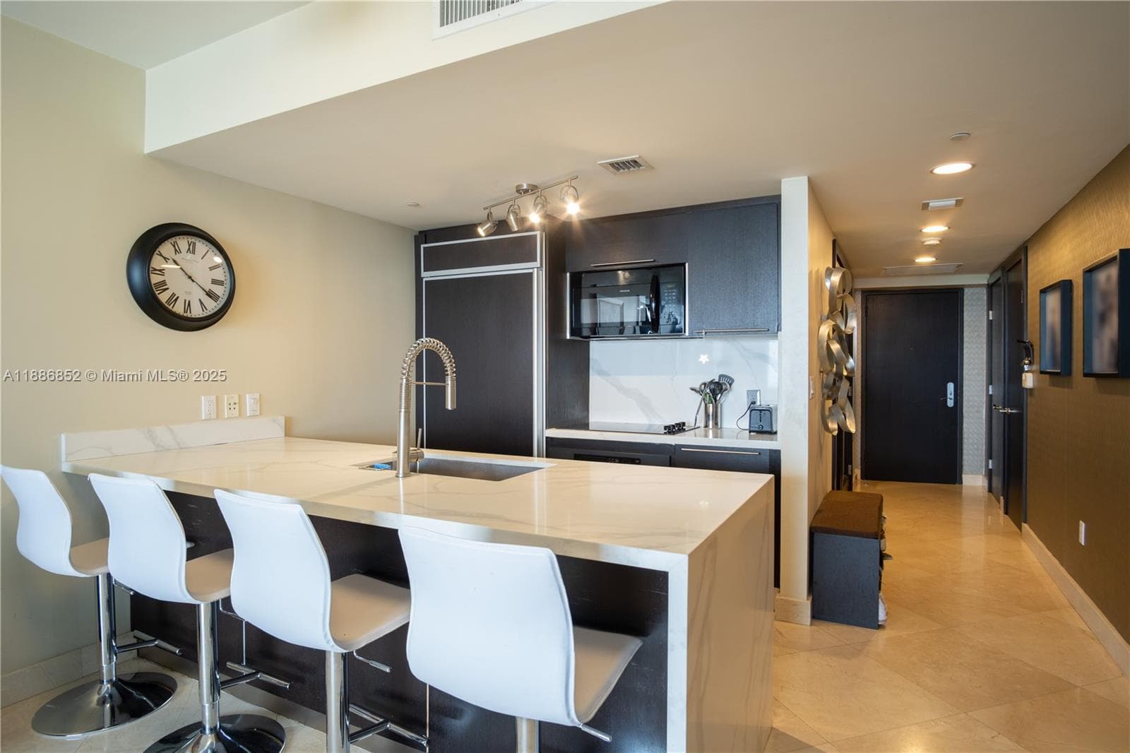 1850 OCEAN DR 3509 photo 6