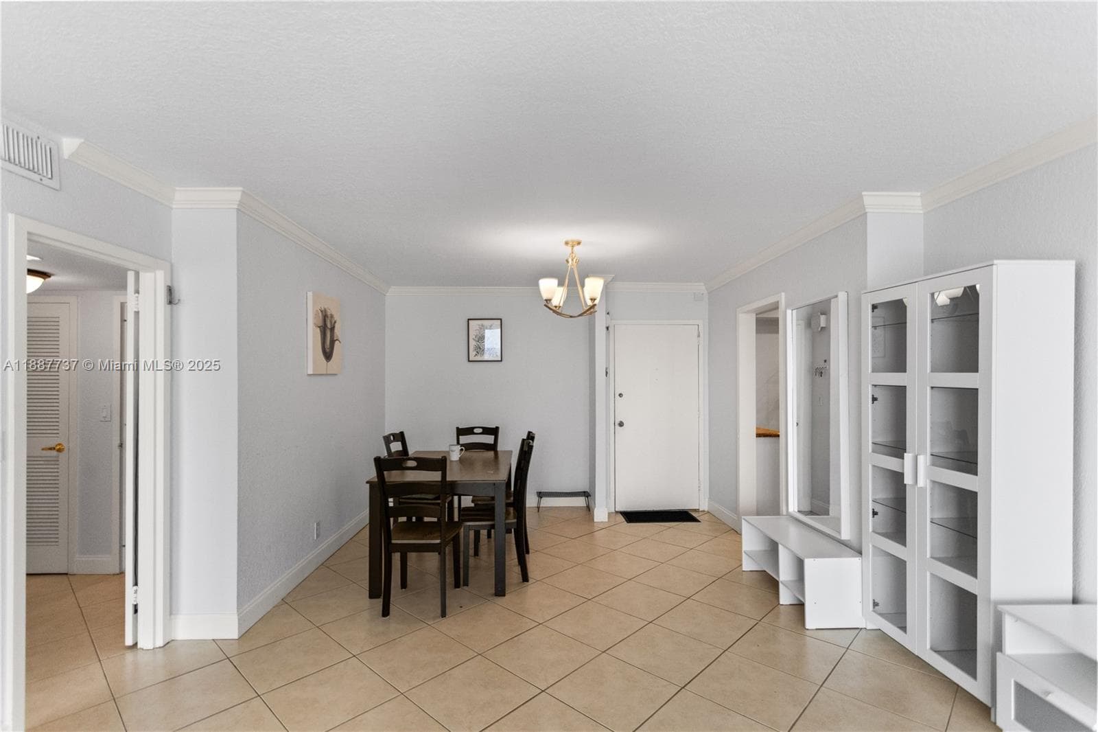 2030 Ocean Dr 1710 photo 9