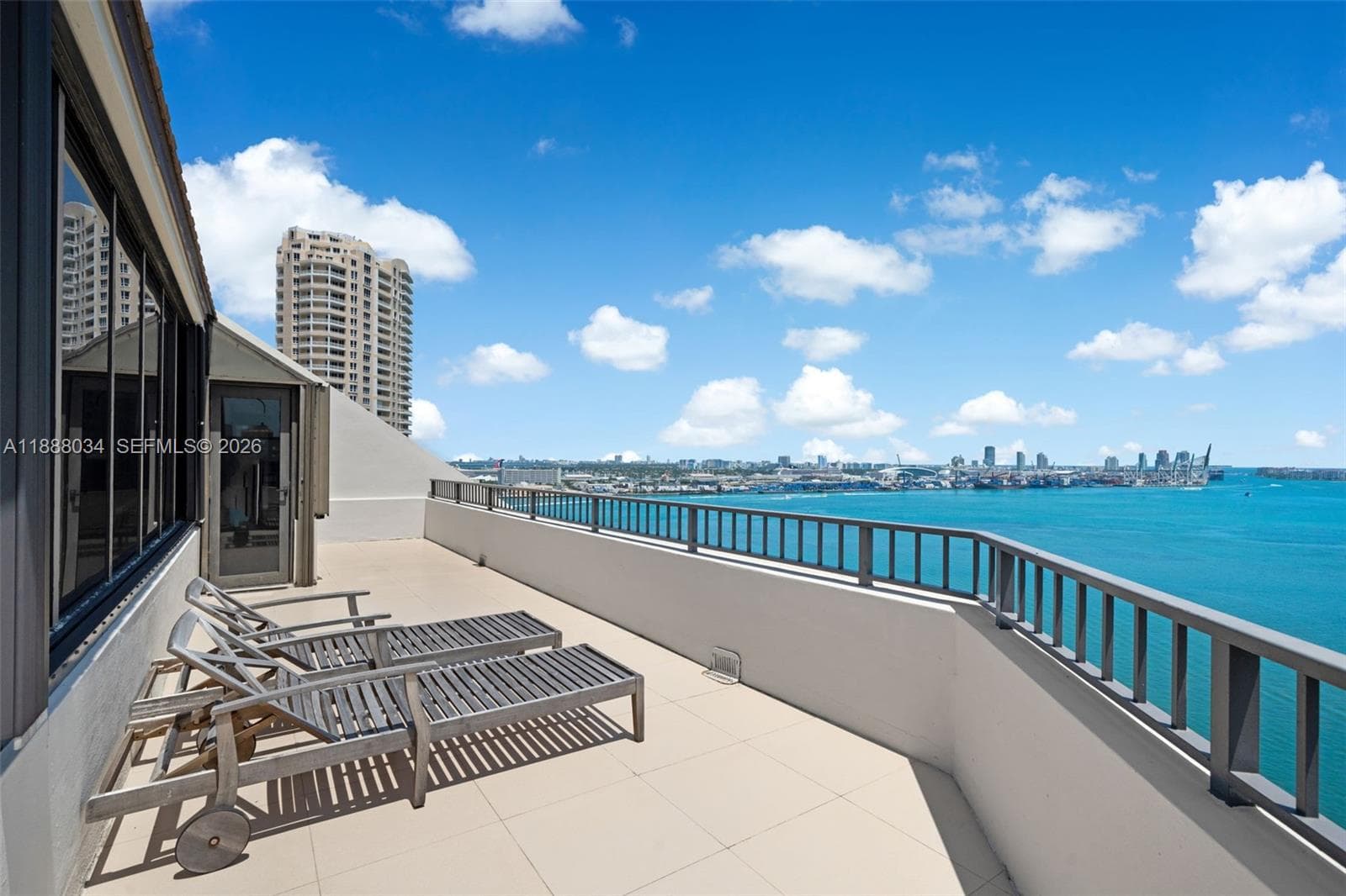 520 Brickell Key Drive UPH-03 photo 23