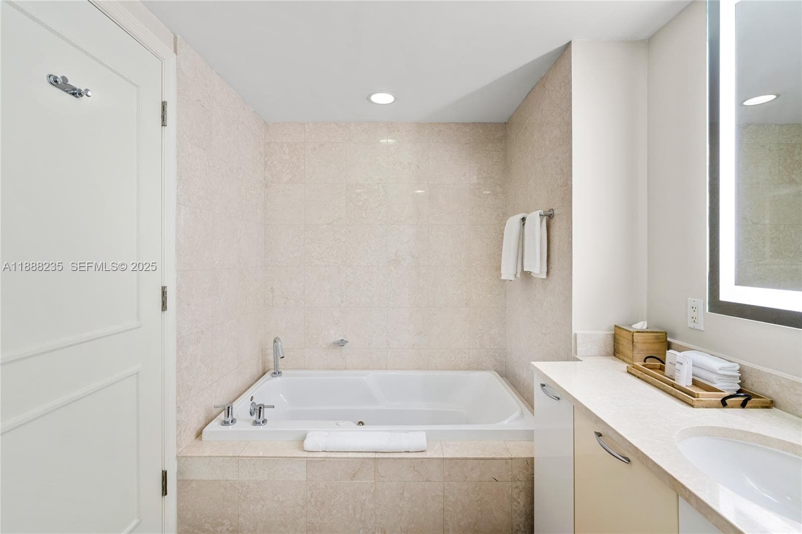 505 Fort Lauderdale Beach Blvd 1215 photo 13