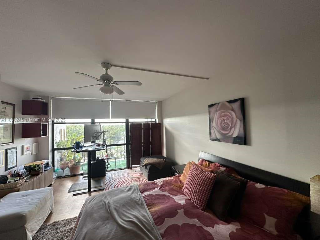 1000 Parkview Dr 627 photo 7