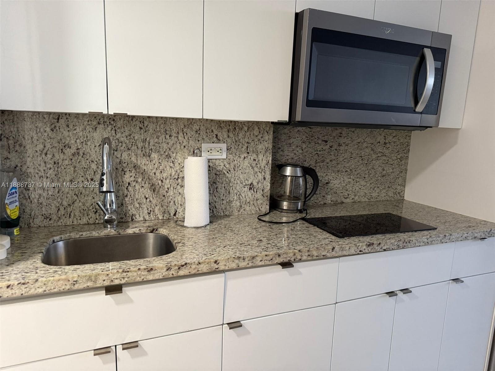 19201 Collins Ave 841 photo 4