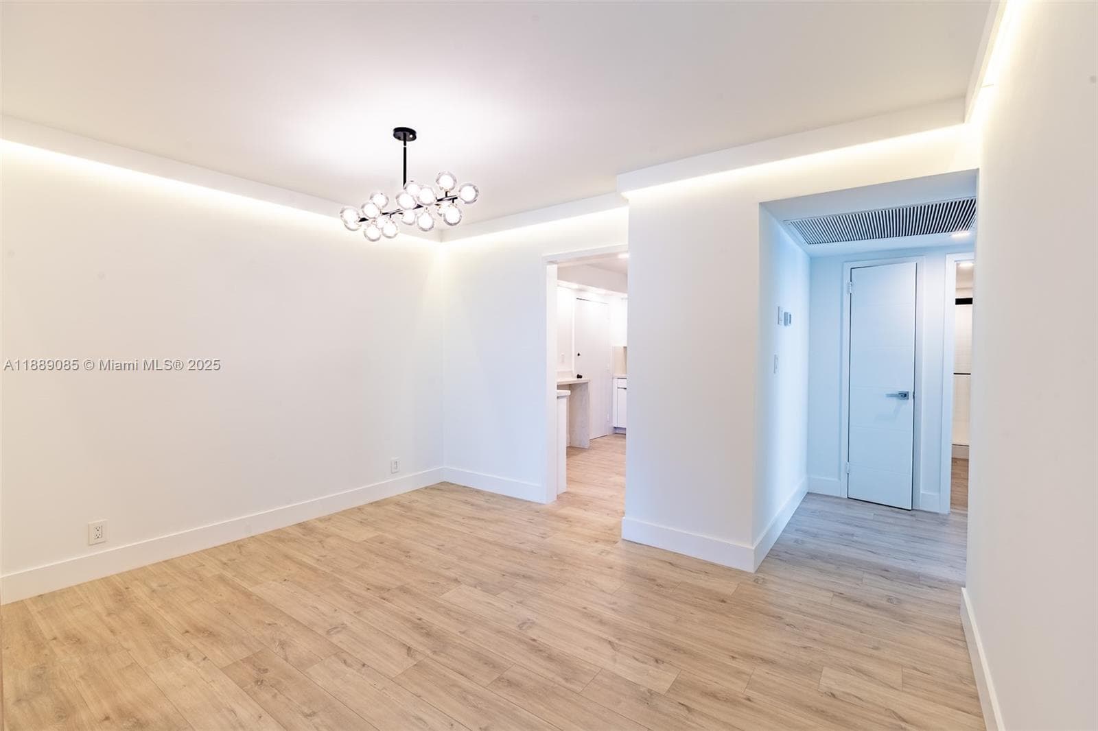 2030 Ocean Dr 1127 photo 7