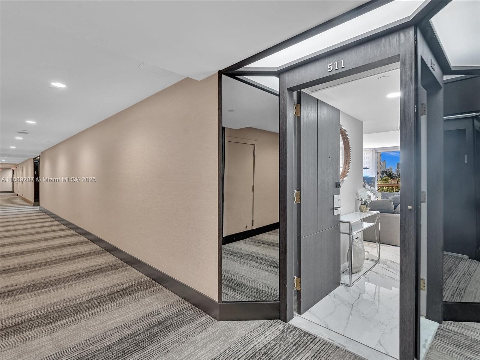 20191 E Country Club Dr 511 photo 2