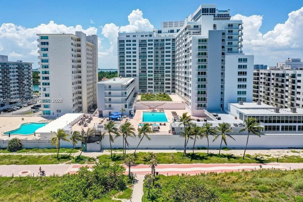 5401 Collins Ave 819 photo 5